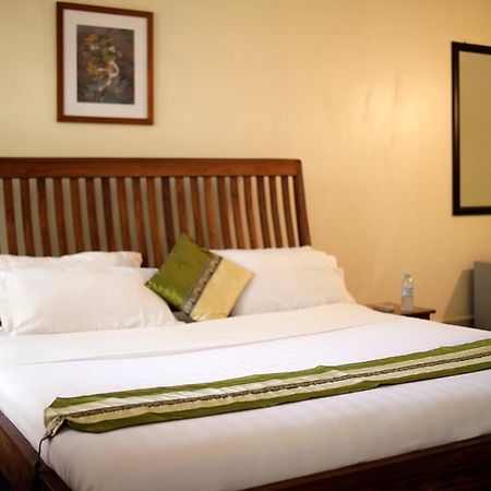 Entebbe Palm Hotel Kültér fotó