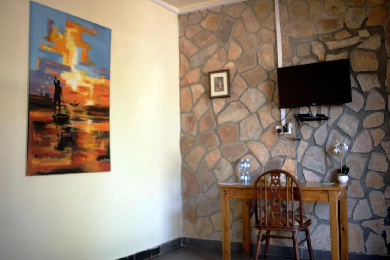 Entebbe Palm Hotel Kültér fotó