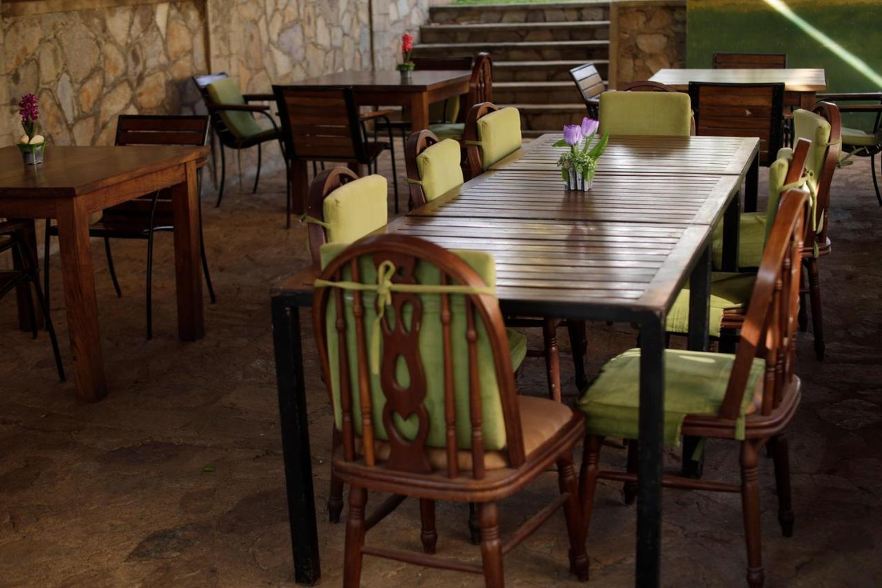 Entebbe Palm Hotel Kültér fotó