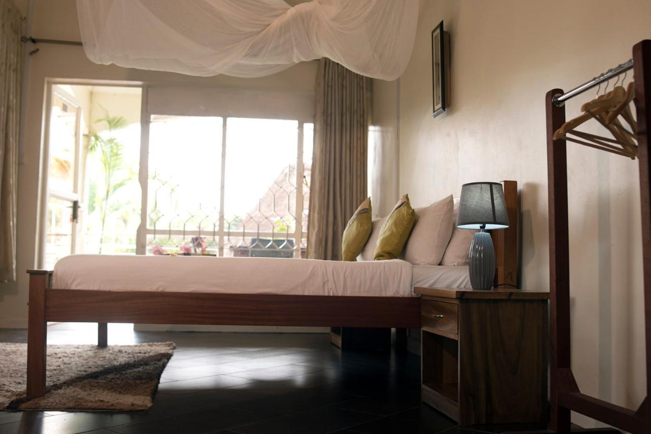 Entebbe Palm Hotel Kültér fotó