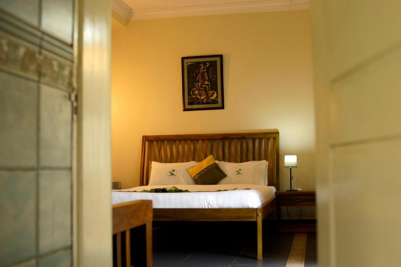 Entebbe Palm Hotel Kültér fotó